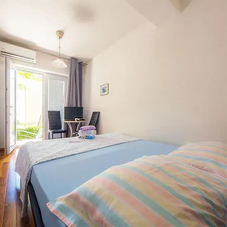 Eco-apartments With Garden Baška Voda