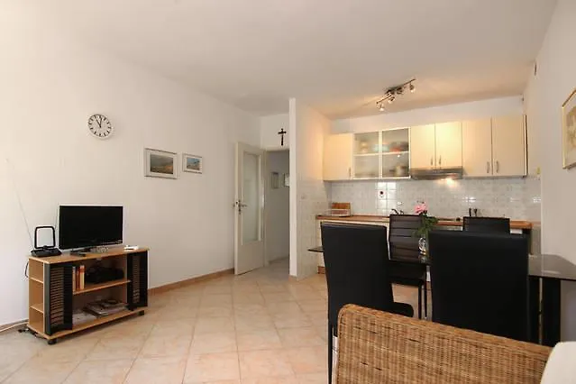 Апартаменты Eco-apartments With Garden *