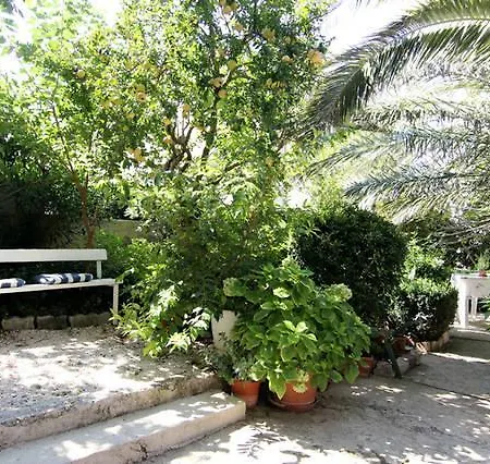Eco-apartments With Garden Appartamento Baška Voda