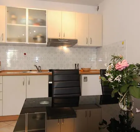 Eco-apartments With Garden Appartamento Baška Voda