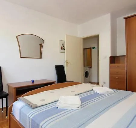 Eco-apartments With Garden Appartamento Baška Voda